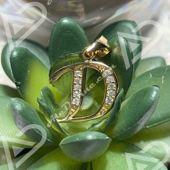 D Initial Pendants (gold plated) - Picture 1 of 9